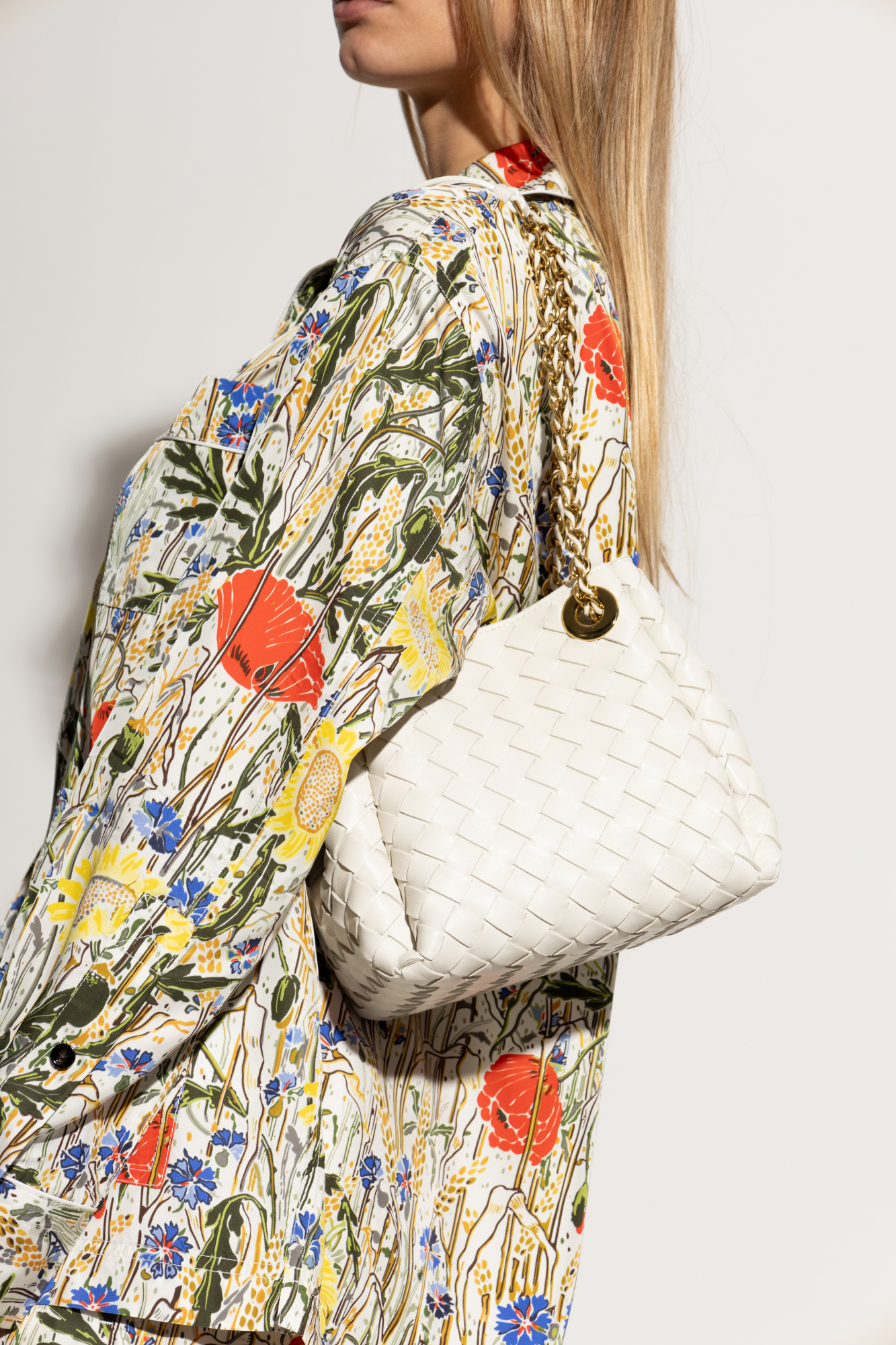 25ss新作 Bottega Veneta Parachute スモール ショルダーバッグ Bottega Veneta® Women's Small Parachute in Matcha. Shop